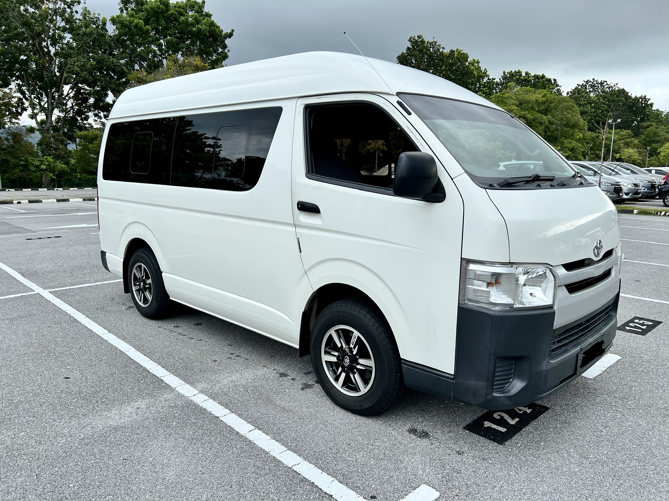 Toyota Hiace 2.5Manual Turbo 2016